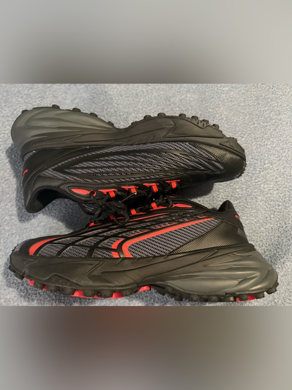 PUMA Fast-R / Trail Athletic Sneakers Black Red Mesh Men’s (Size 10)